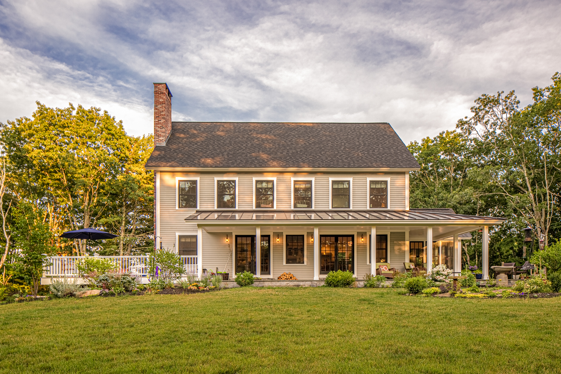 Holly Farmhouse Side