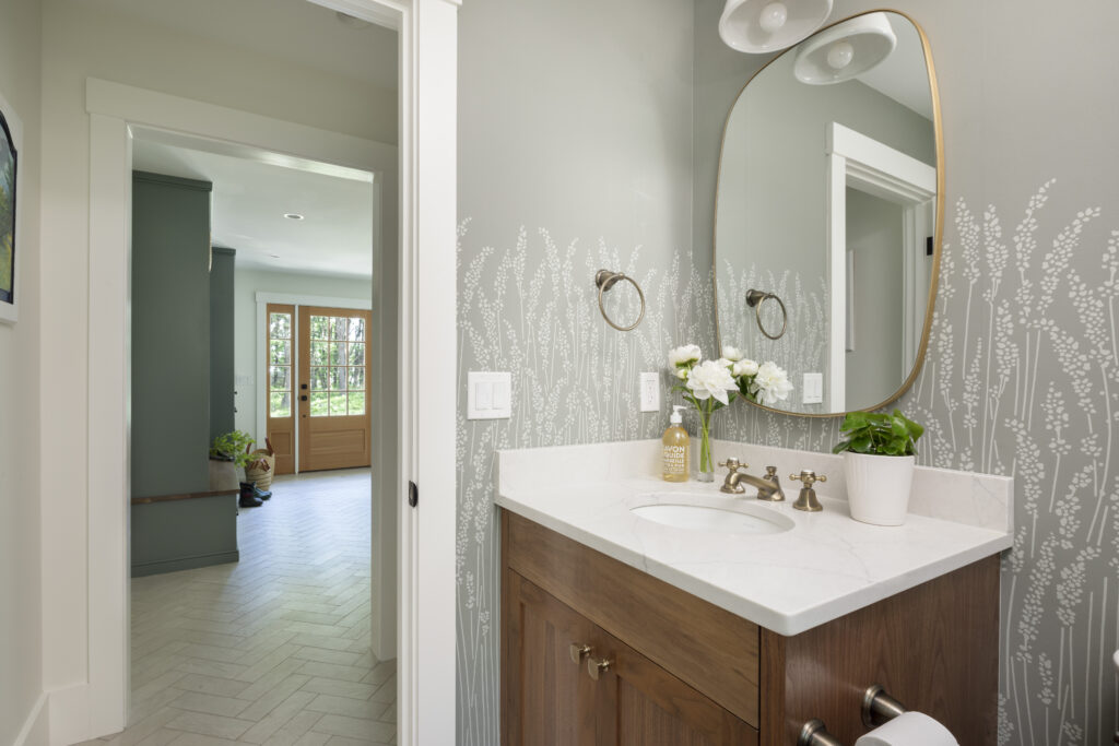 Oak Colonial Home Plan Bathroom