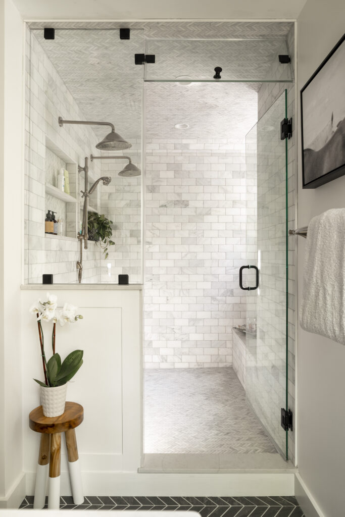 Oak Colonial Home Plan Bathroom